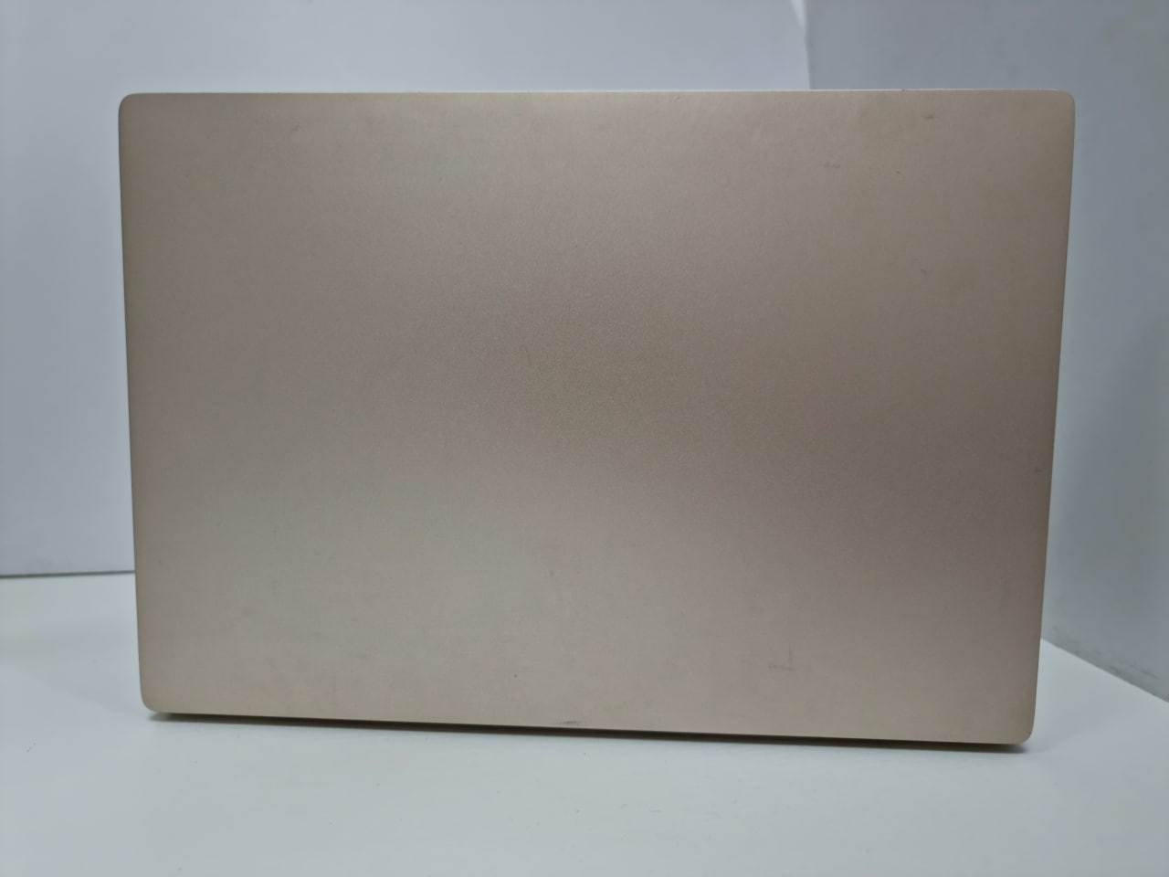 Ноутбук Xiaomi Mi Notebook Air 12 Gold (intel m3-7Y30 / 4Gb/ 250Gb/ Intel(R) Graphics 615) - Б/У