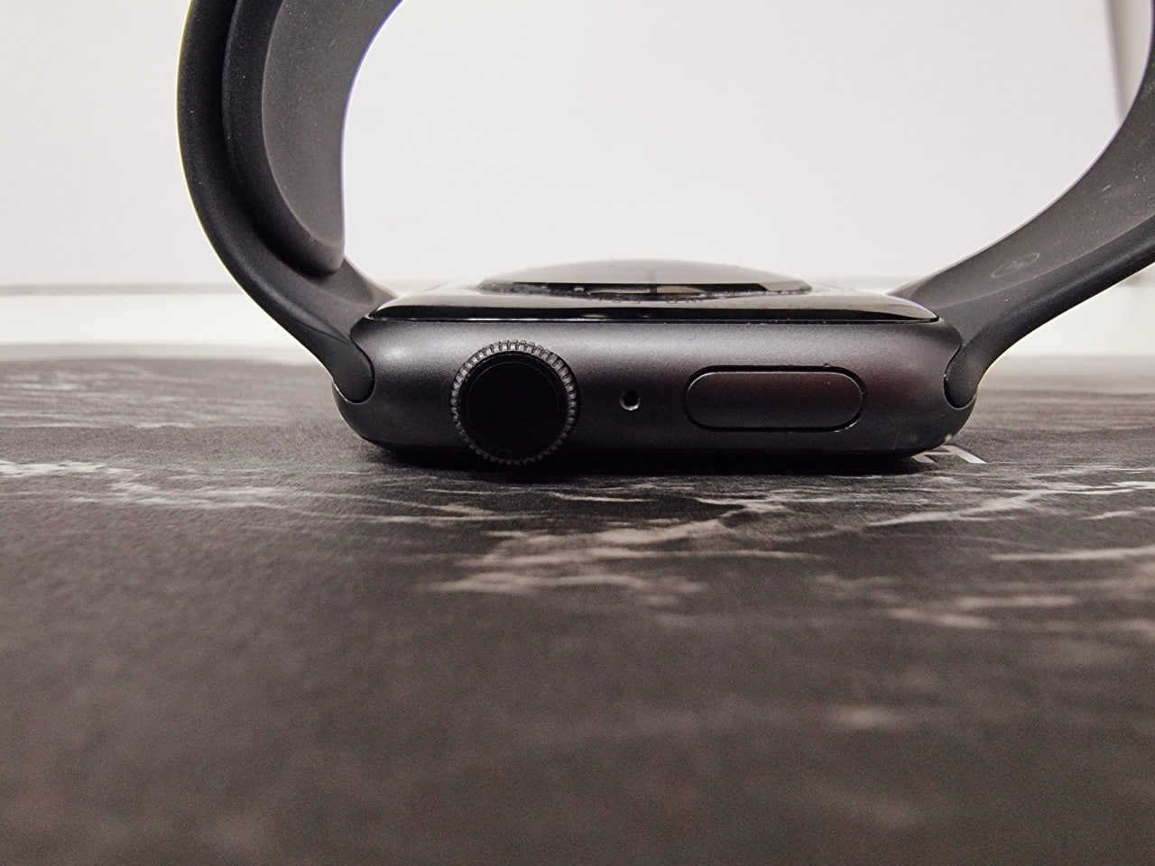 Apple Watch SE 44 мм (2021) (MKQ63) черного цвета (Без коробки) - Б/У