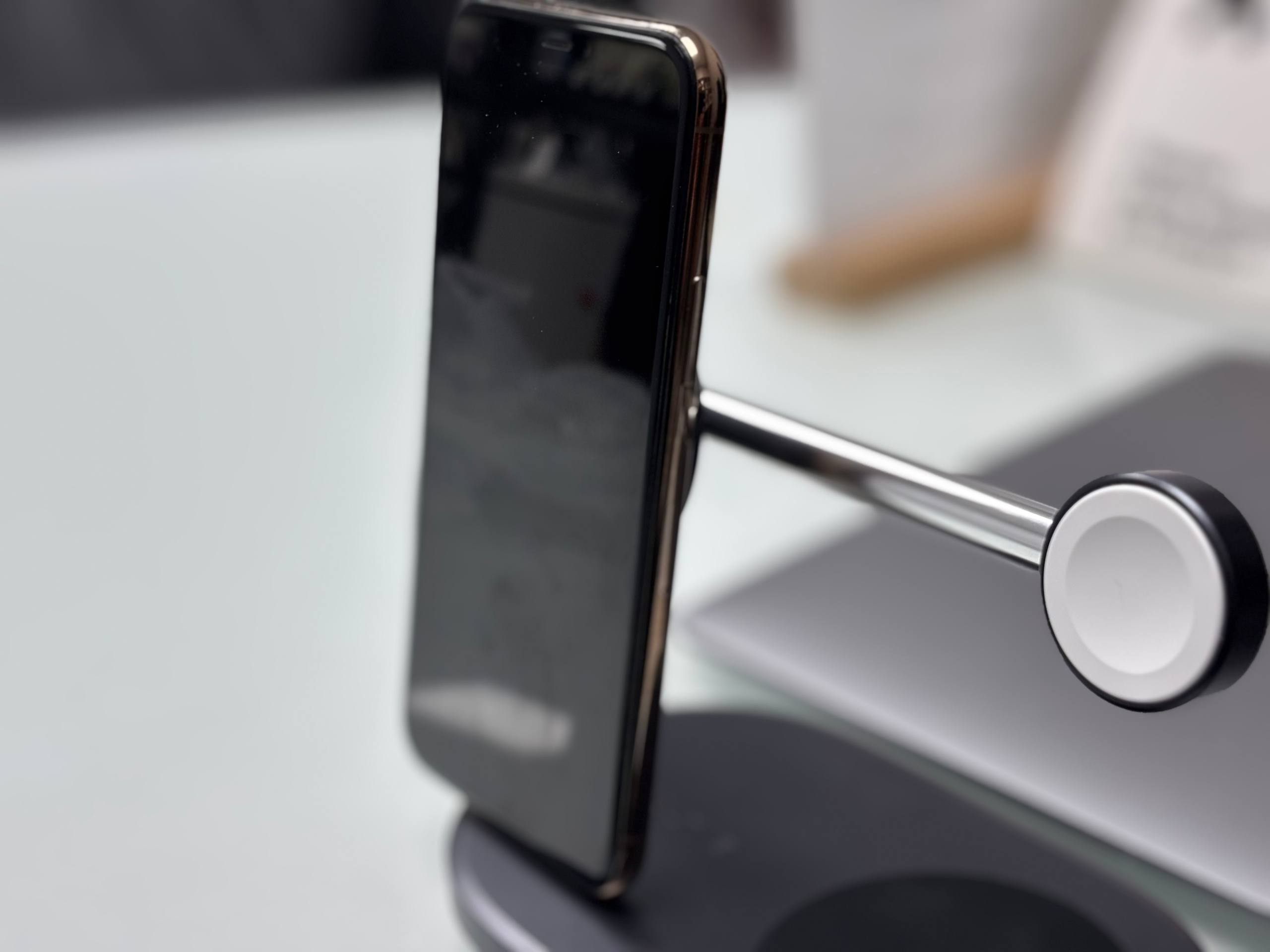iPhone 11 Pro 256Gb Gold (69% / Без коробки) - Б/У . . + +