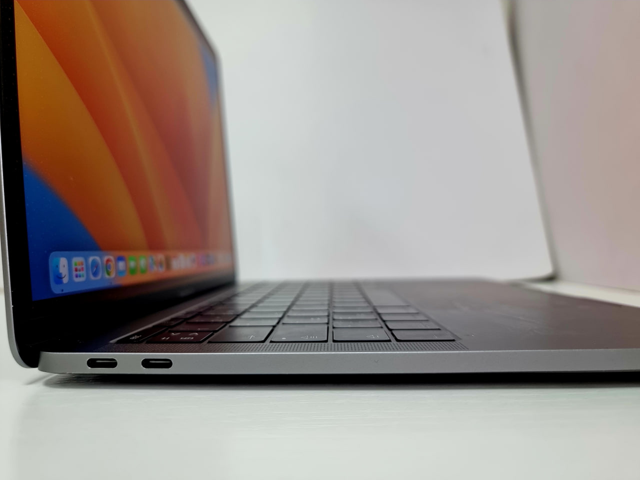 MacBook Pro 13" Retina (Mid 2017) Silver MPXR2 (Core i5 2,3 GHz/8Gb/128Gb SSD) (21 циклов / Без коробки) - Б/У MacBook Pro 13" Retina (Mid 2017) Silver MPXR2 (Core i5 2,3 GHz/8Gb/128Gb SSD) (21 циклов / Без коробки) - Б/У