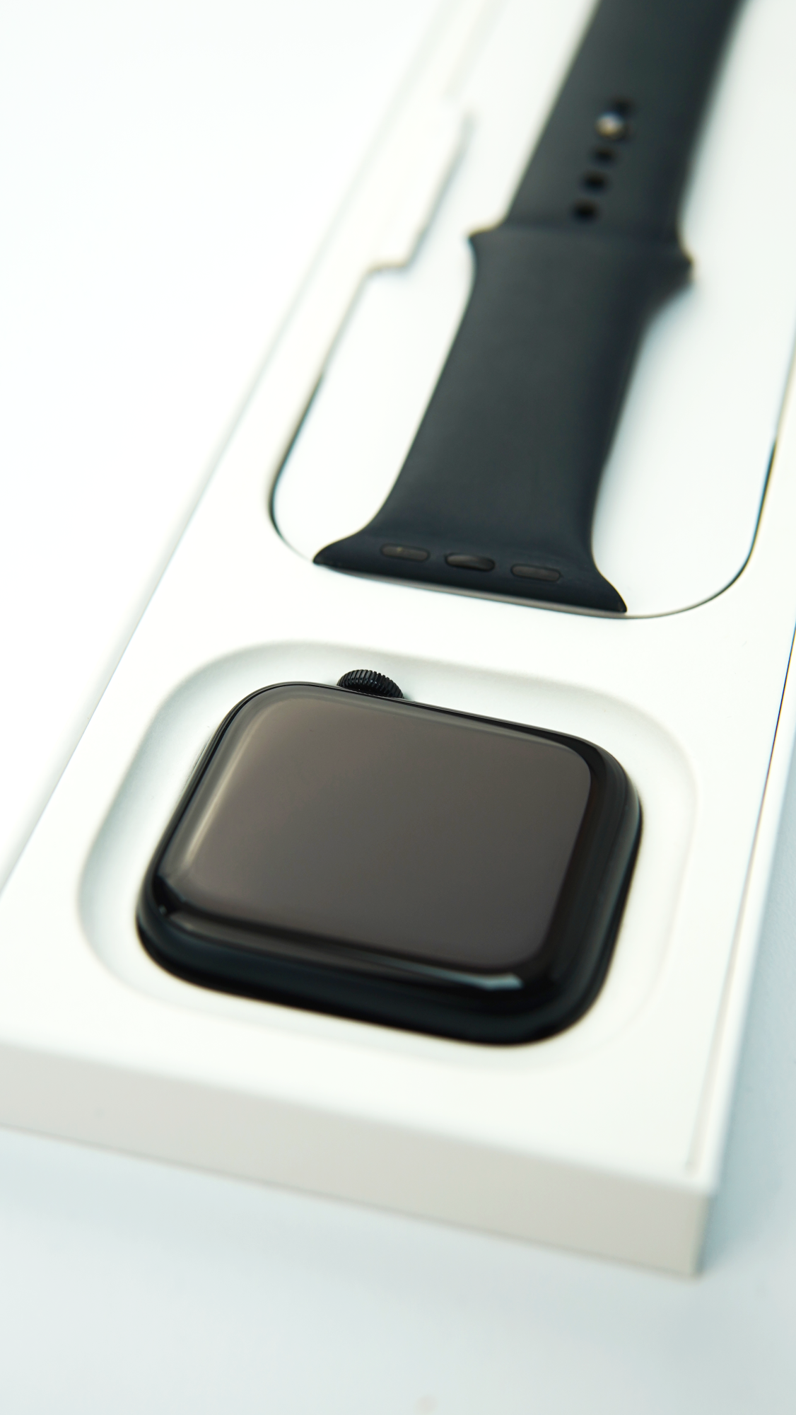 Apple Watch Series 7, 45 мм, (MKN53LL/A) корпус черного цвета, ремешок черного цвета - Б/У