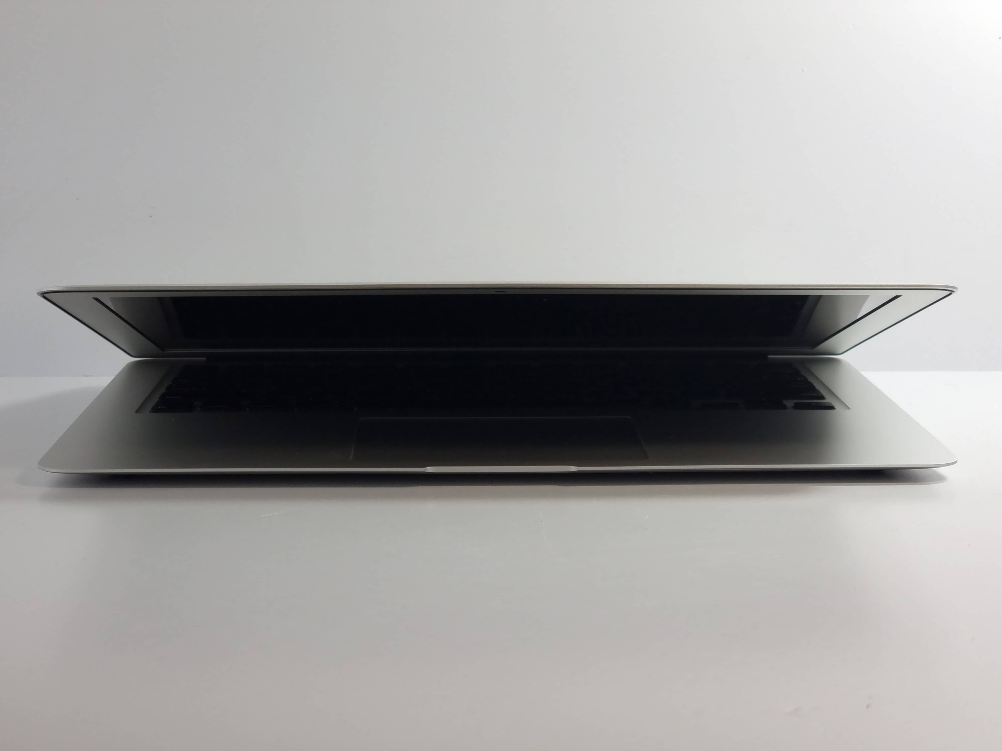 MacBook Air 13" (Mid 2017) MQD32 (Core i5 1,8 GHz/8Gb/128Gb SSD) (397 циклов / без коробки) - БУ MacBook Air 13" (Mid 2017) MQD32 (Core i5 1,8 GHz/8Gb/128Gb SSD) (397 циклов / без коробки) - БУ